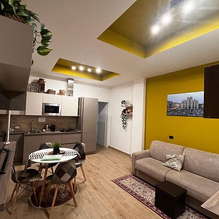 Nel Quartiere Bayres Suite Completamente Rinnovata Milan Luaran gambar