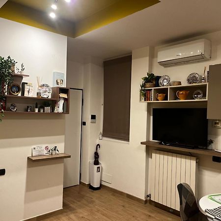 Nel Quartiere Bayres Suite Completamente Rinnovata Milan Luaran gambar