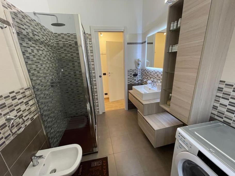 Nel Quartiere Bayres Suite Completamente Rinnovata Milan Luaran gambar