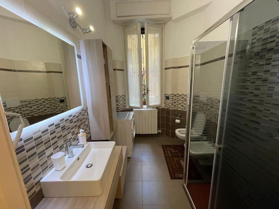 Nel Quartiere Bayres Suite Completamente Rinnovata Milan Luaran gambar